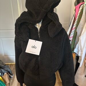 ALO Yoga Foxy Sherpa Fleece Hooded Jacket, brand new with tags in sold out black